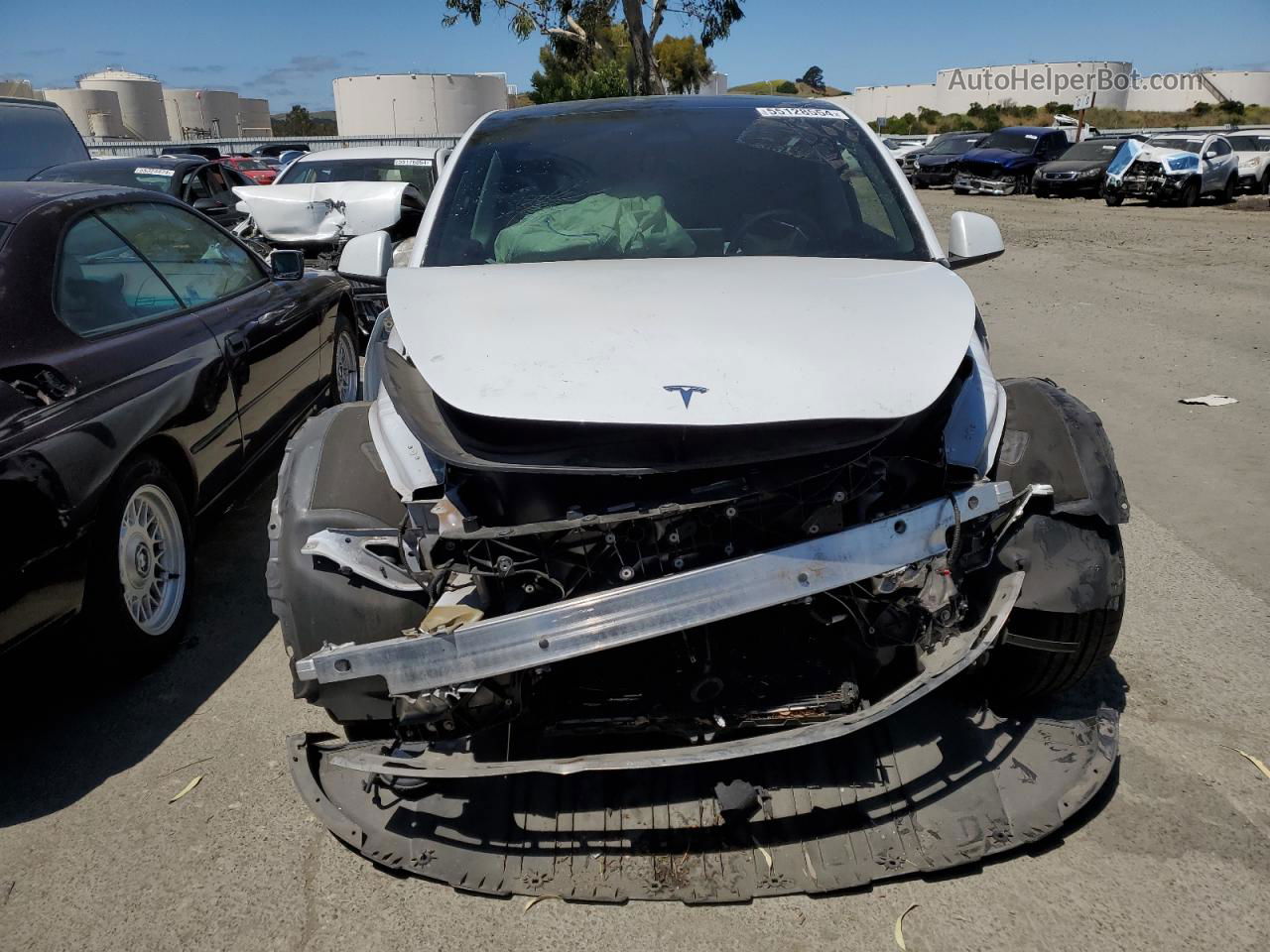 2022 Tesla Model Y  White vin: 7SAYGDEF0NF391133