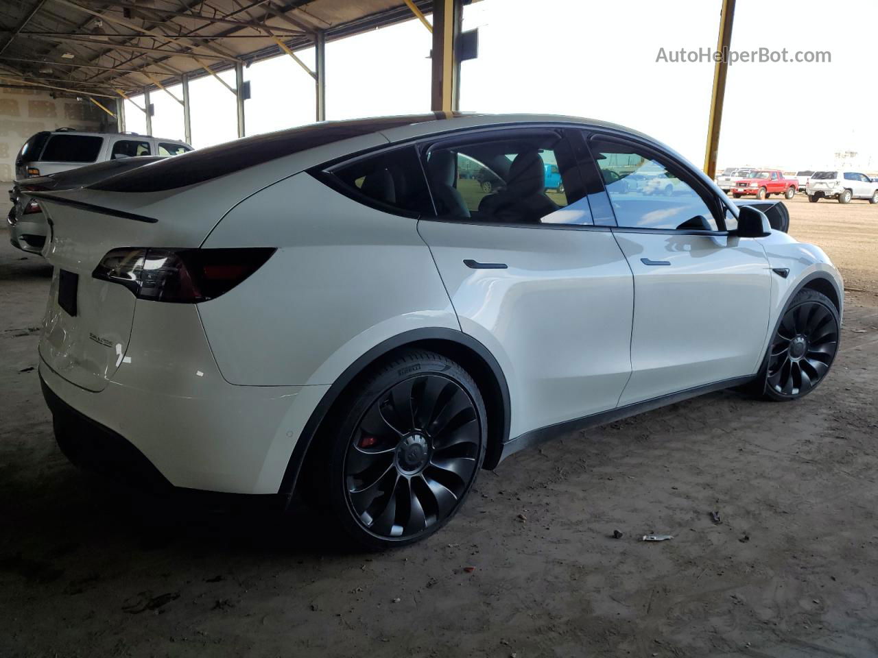 2022 Tesla Model Y  White vin: 7SAYGDEF2NF405520