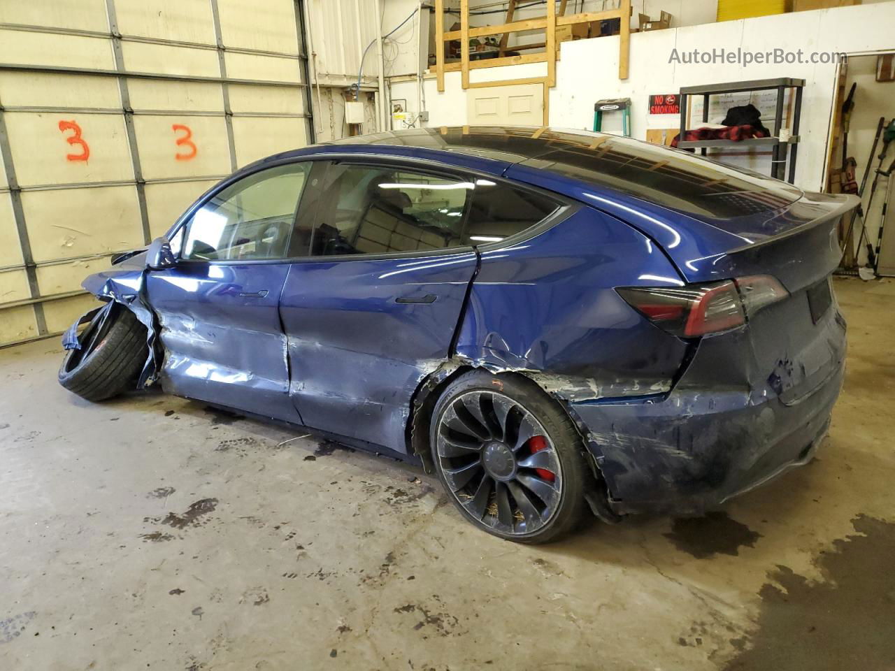 2022 Tesla Model Y  Blue vin: 7SAYGDEF2NF523809