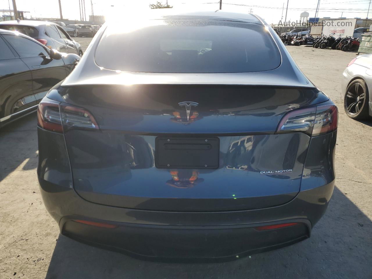 2022 Tesla Model Y  Gray vin: 7SAYGDEF3NF348289