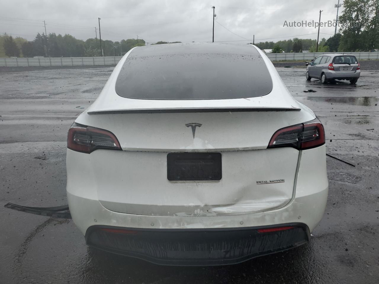 2022 Tesla Model Y  White vin: 7SAYGDEF3NF364802