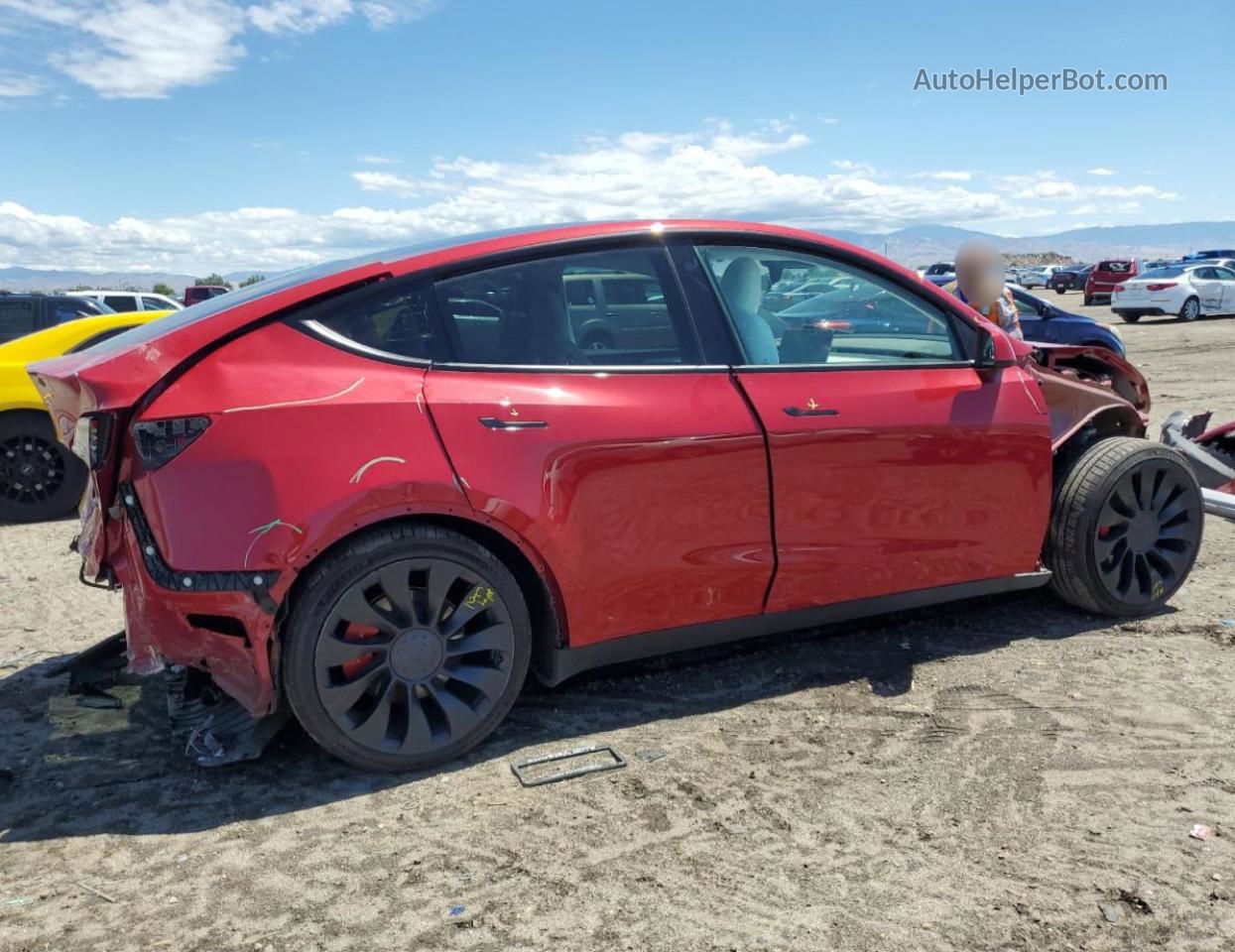 2022 Tesla Model Y  Red vin: 7SAYGDEF3NF530168