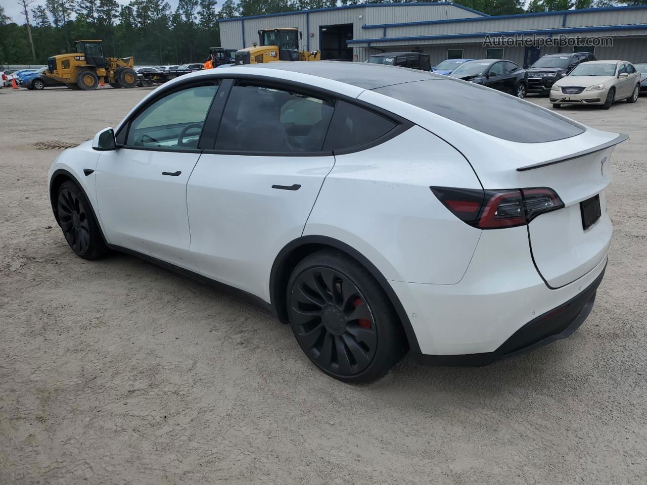 2022 Tesla Model Y  White vin: 7SAYGDEF5NF390124