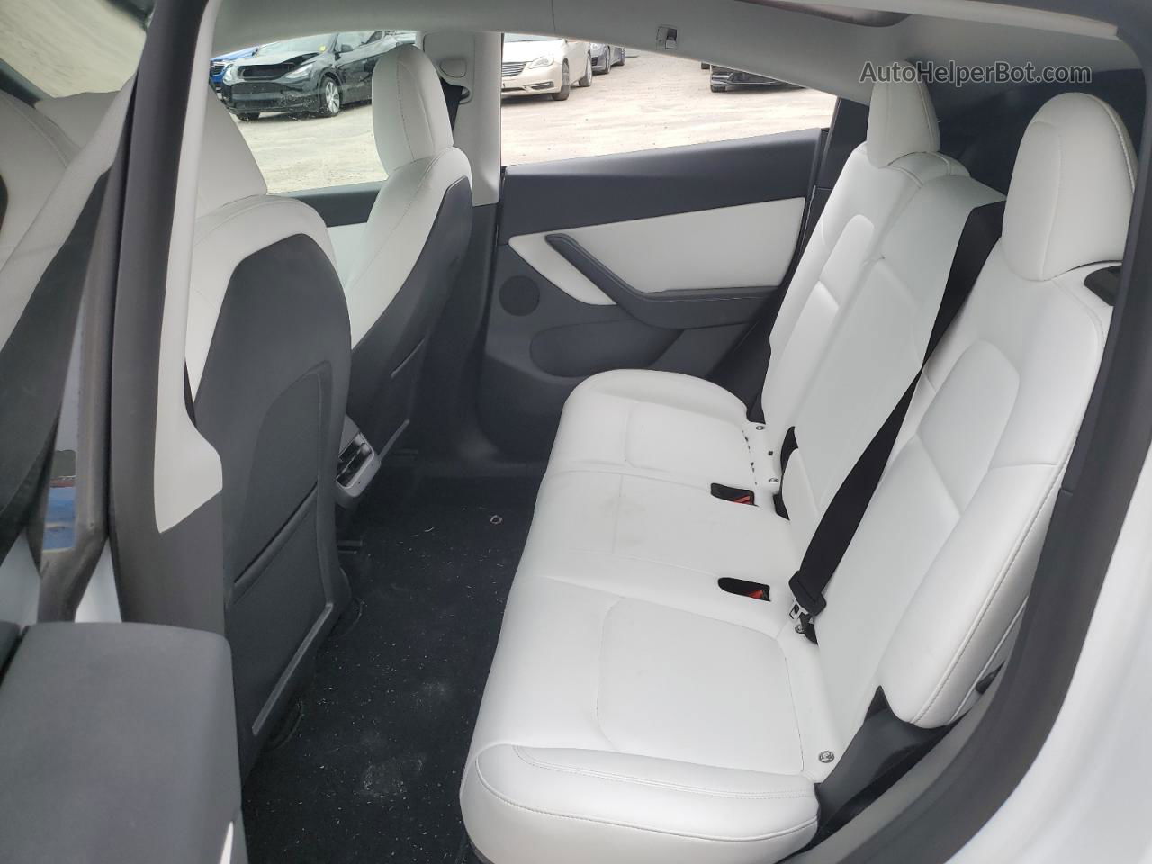 2022 Tesla Model Y  White vin: 7SAYGDEF5NF390124