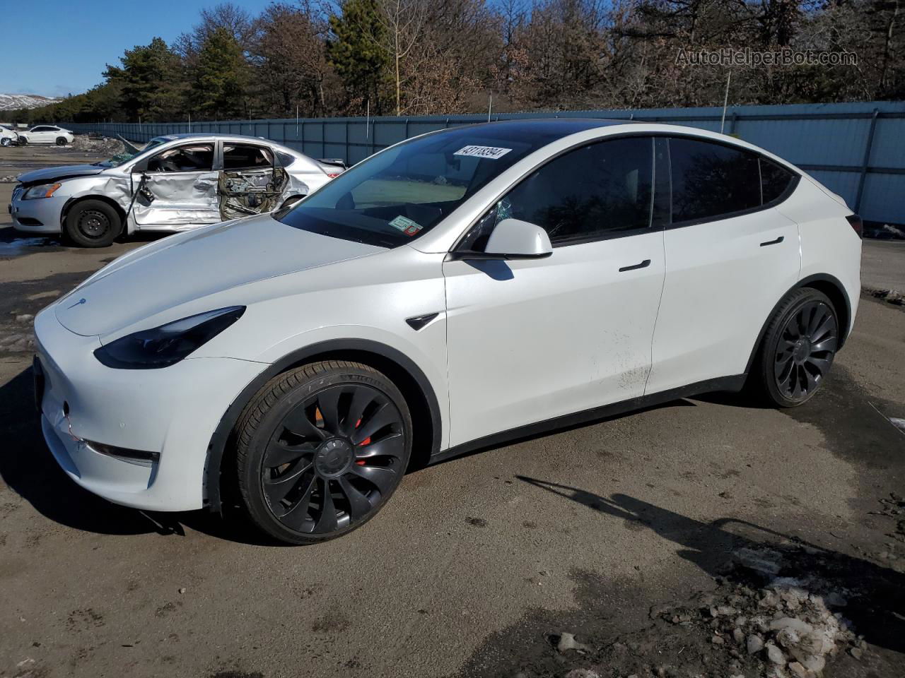 2022 Tesla Model Y  White vin: 7SAYGDEF7NF462974