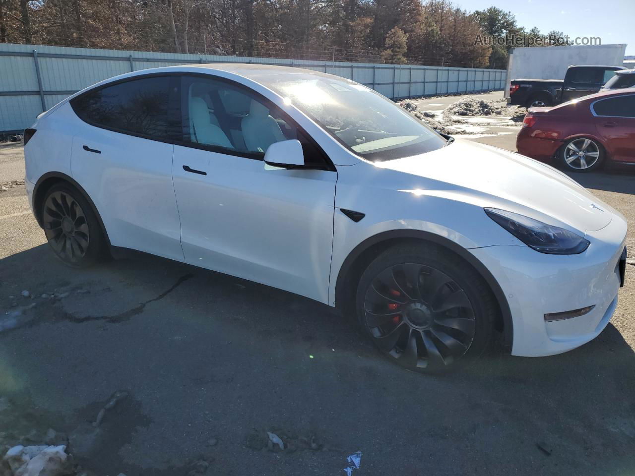 2022 Tesla Model Y  White vin: 7SAYGDEF7NF462974