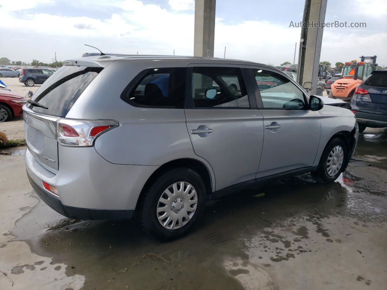 2014 Mitsubishi Outlander Es Silver vin: JA4AD2A30EZ004155