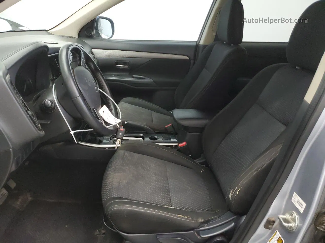 2017 Mitsubishi Outlander Es Silver vin: JA4AD2A30HZ047060