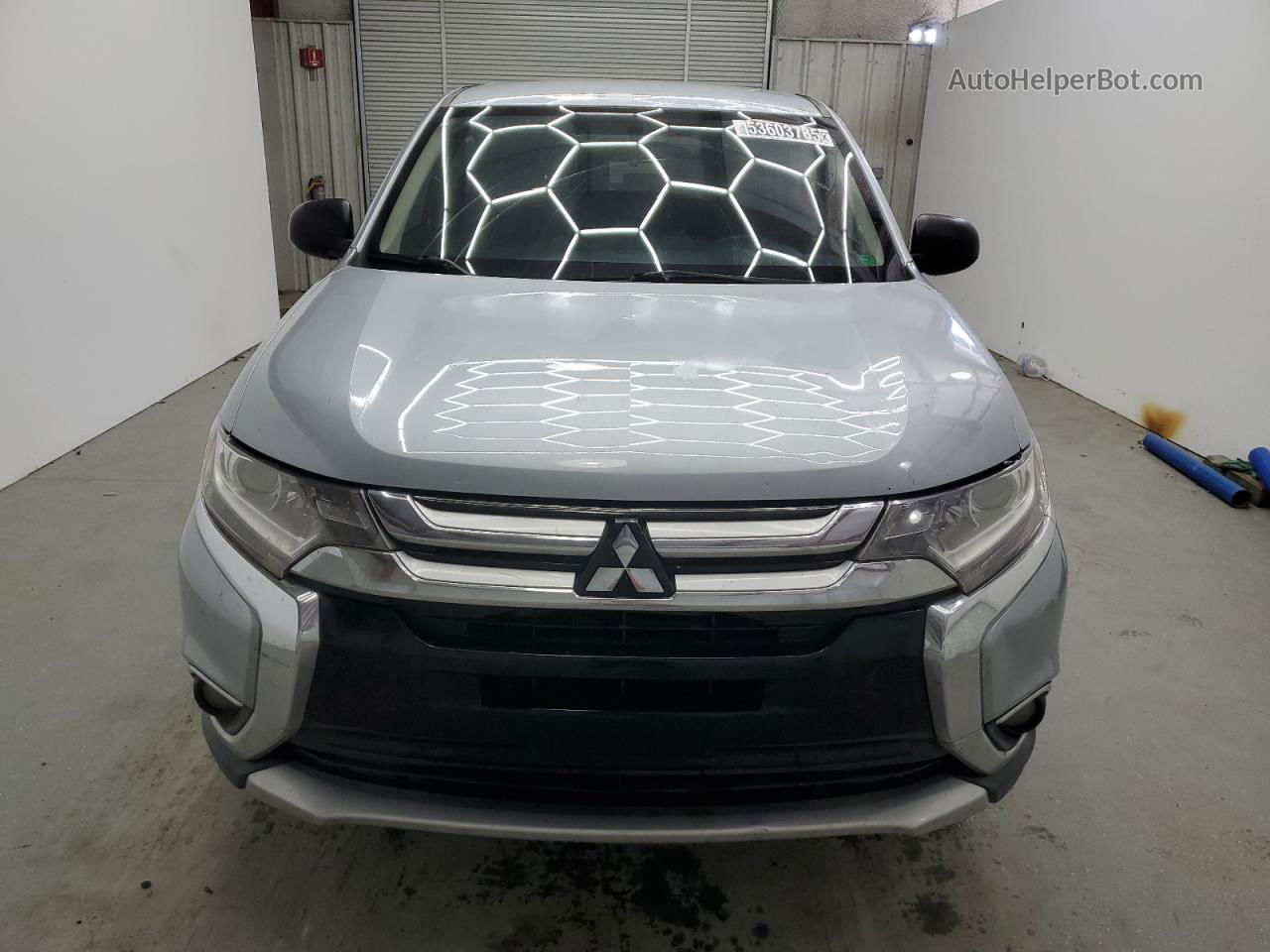 2017 Mitsubishi Outlander Es Silver vin: JA4AD2A30HZ047060 Damage: Hood, Chipped, 3