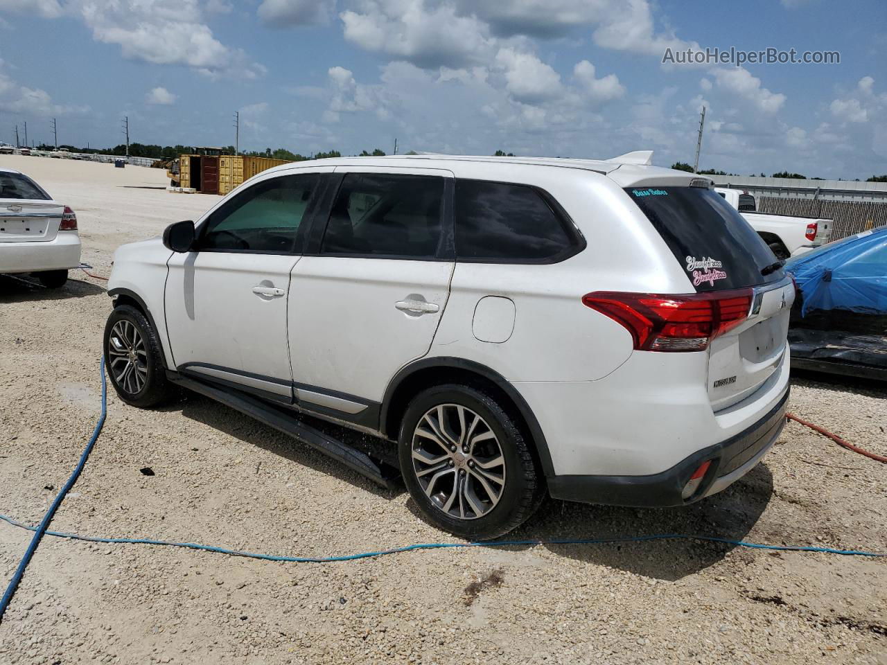 2017 Mitsubishi Outlander Es Белый vin: JA4AD2A31HZ046578