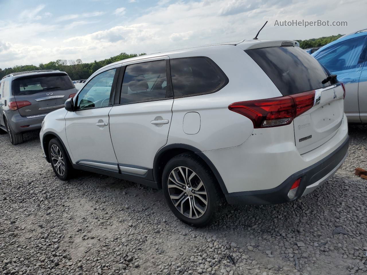 2016 Mitsubishi Outlander Es White vin: JA4AD2A33GZ039534