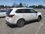 2016 Mitsubishi Outlander Es White vin: JA4AD2A35GZ000346