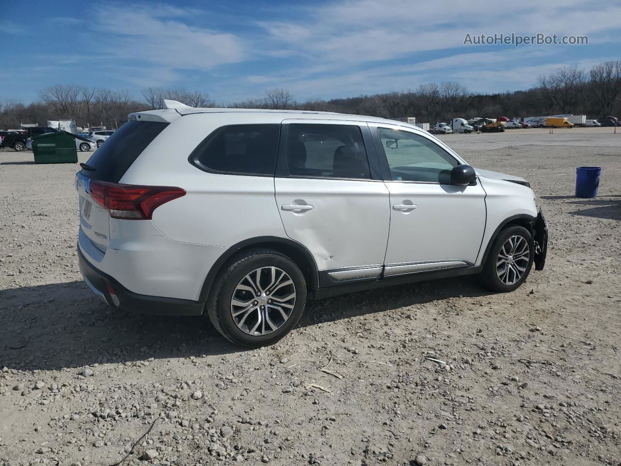 2017 Mitsubishi Outlander Es White vin: JA4AD2A36HZ052375