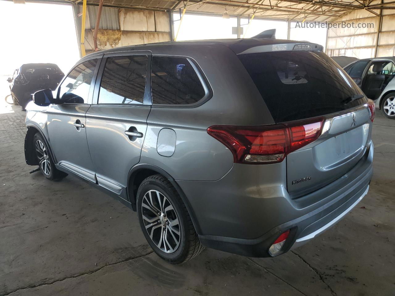 2017 Mitsubishi Outlander Es Серебряный vin: JA4AD2A36HZ064395