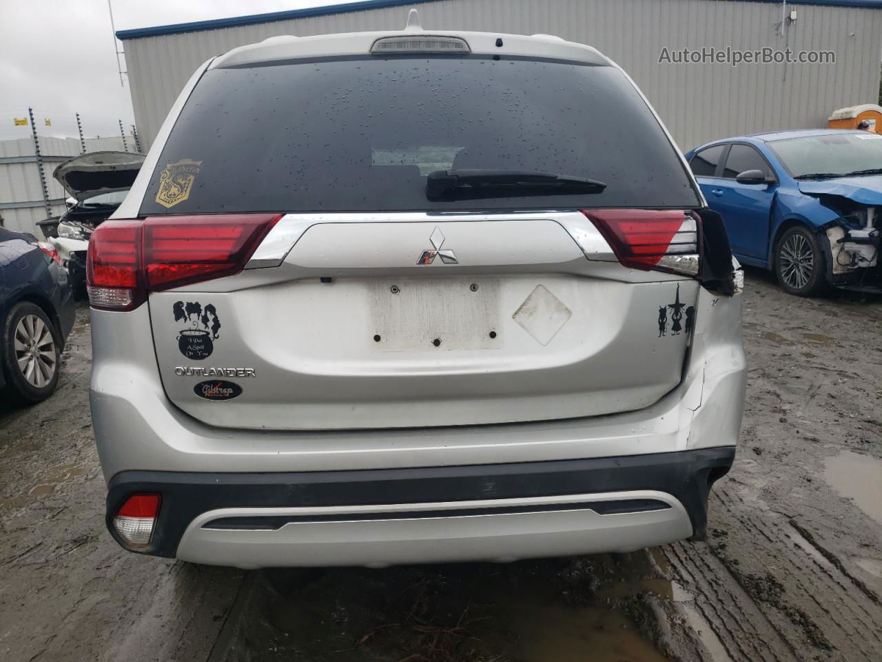 2020 Mitsubishi Outlander Es Silver vin: JA4AD2A36LZ018235