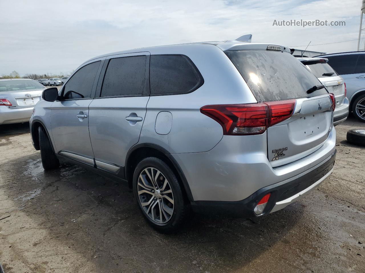 2017 Mitsubishi Outlander Es Silver vin: JA4AD2A37HZ063157