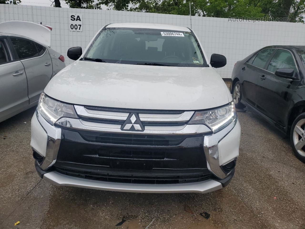 2017 Mitsubishi Outlander Es Белый vin: JA4AD2A37HZ070156