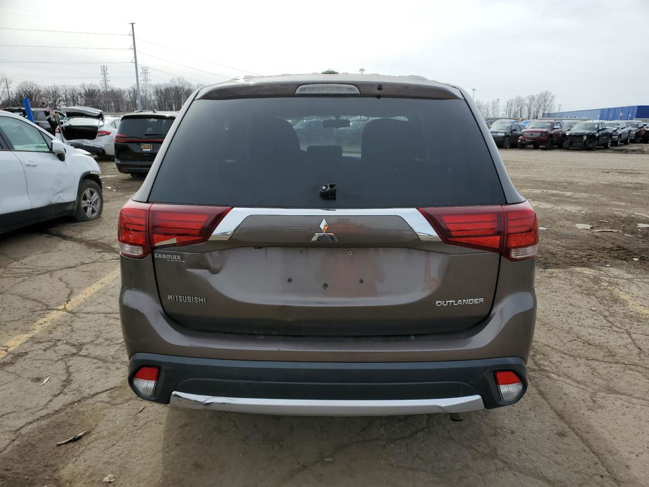 2017 Mitsubishi Outlander Es Tan vin: JA4AD2A38HZ068285