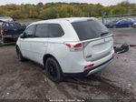 2015 Mitsubishi Outlander Es Белый vin: JA4AD2A39FZ003202