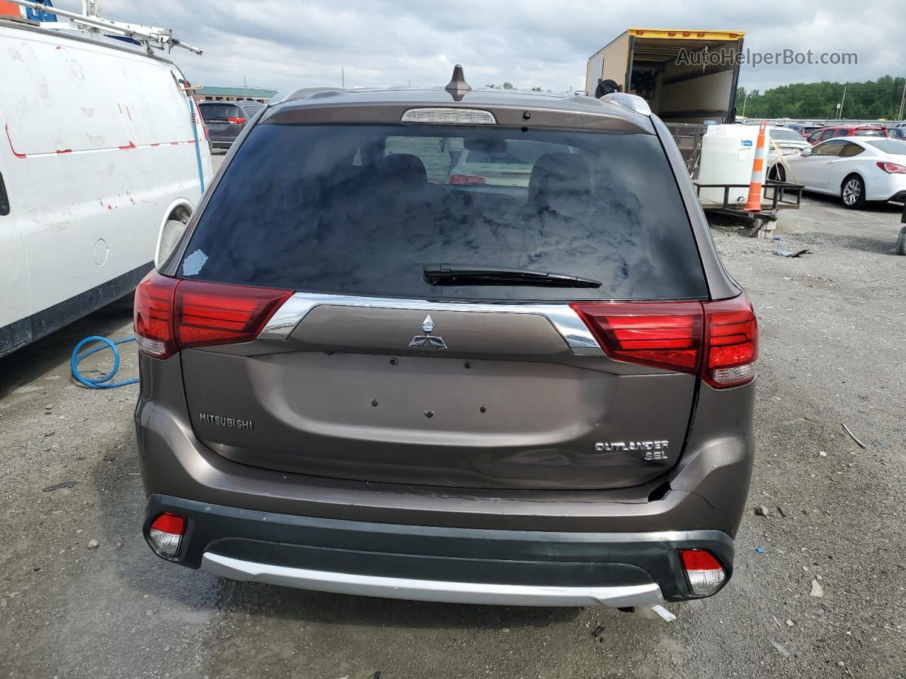 2017 Mitsubishi Outlander Se Brown vin: JA4AD3A31HZ029415