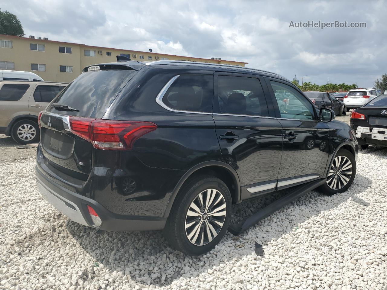 2020 Mitsubishi Outlander Se Черный vin: JA4AD3A33LZ025052