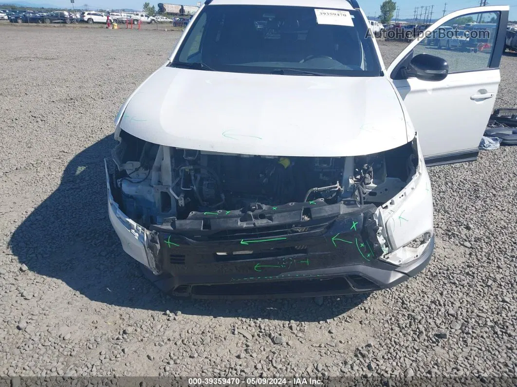 2020 Mitsubishi Outlander Le 2.4 White vin: JA4AD3A33LZ028291