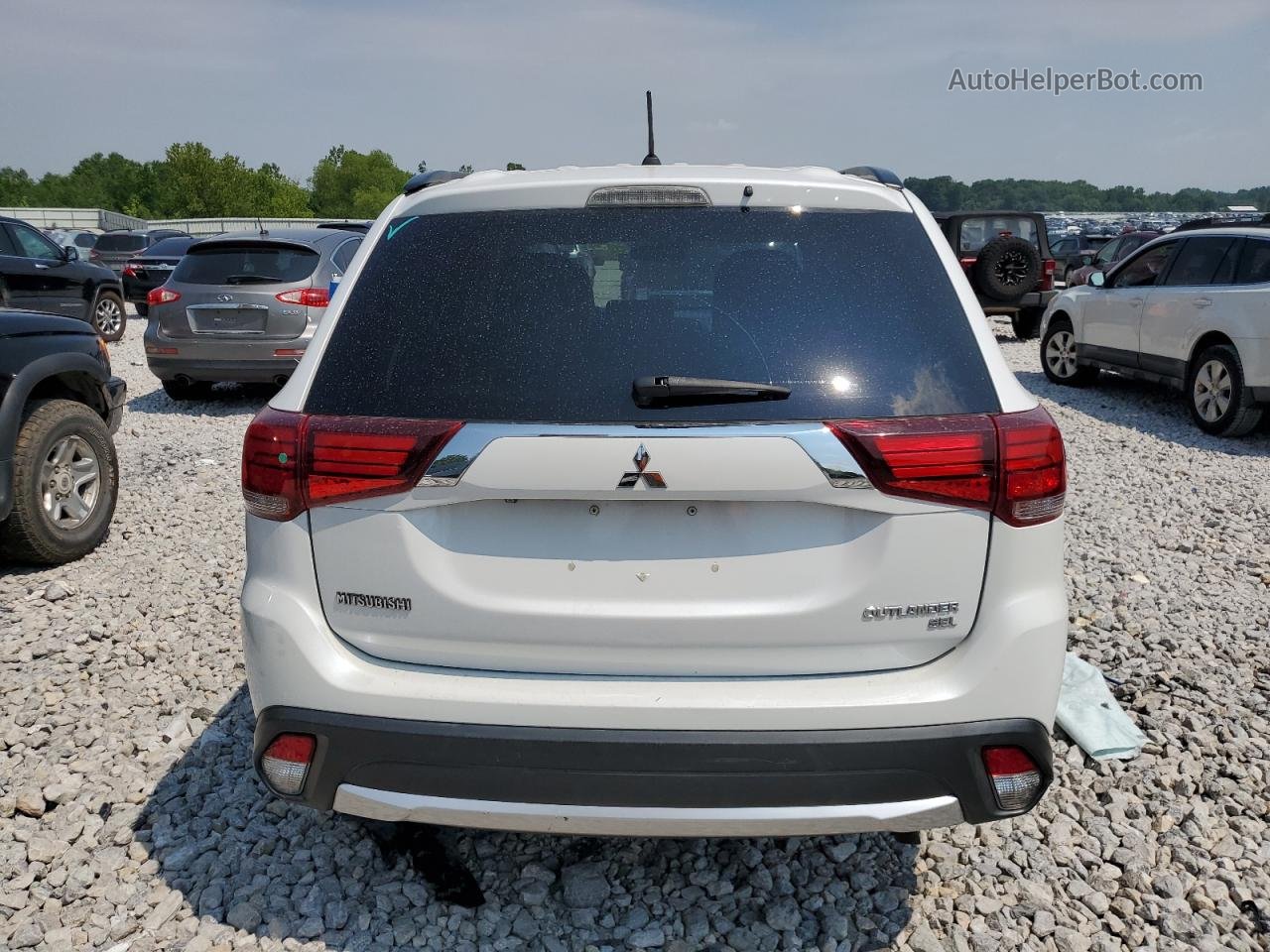 2016 Mitsubishi Outlander Se White vin: JA4AD3A34GZ009528