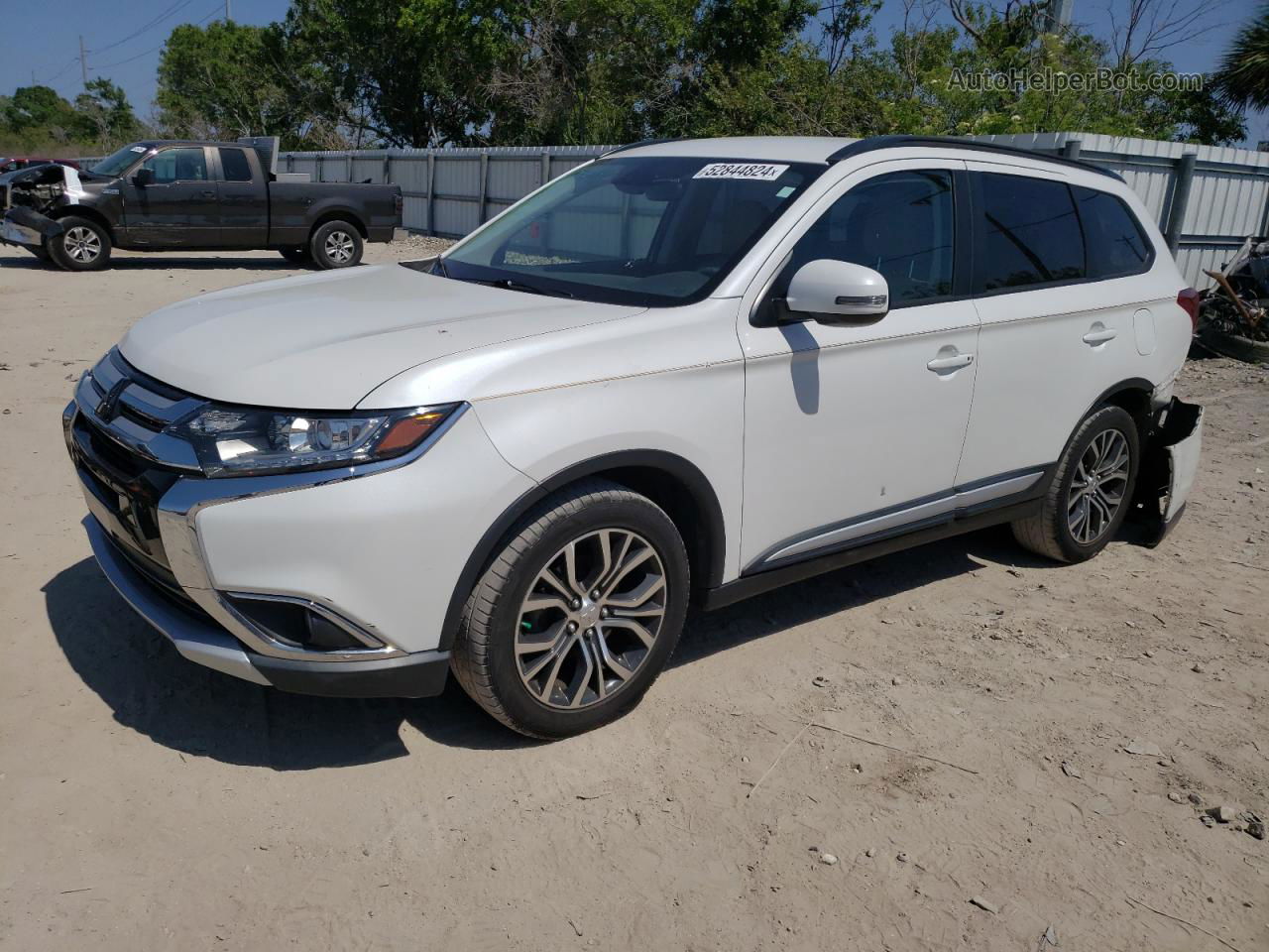 2016 Mitsubishi Outlander Se White vin: JA4AD3A35GZ012714