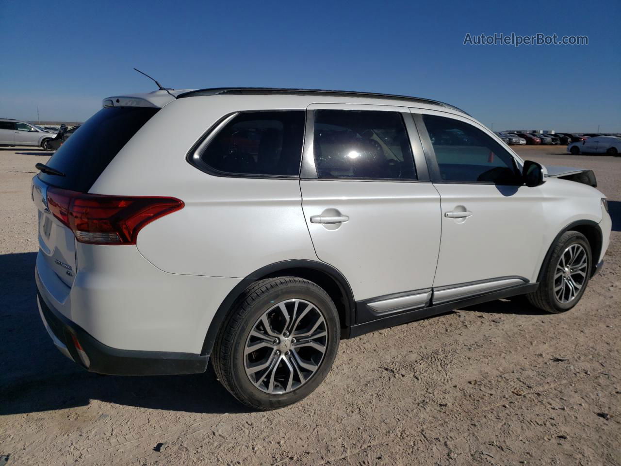 2016 Mitsubishi Outlander Se White vin: JA4AD3A36GZ035967