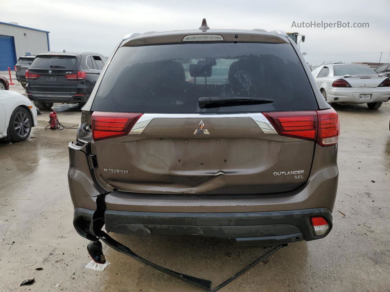 2017 Mitsubishi Outlander Se Brown vin: JA4AD3A37HZ051810