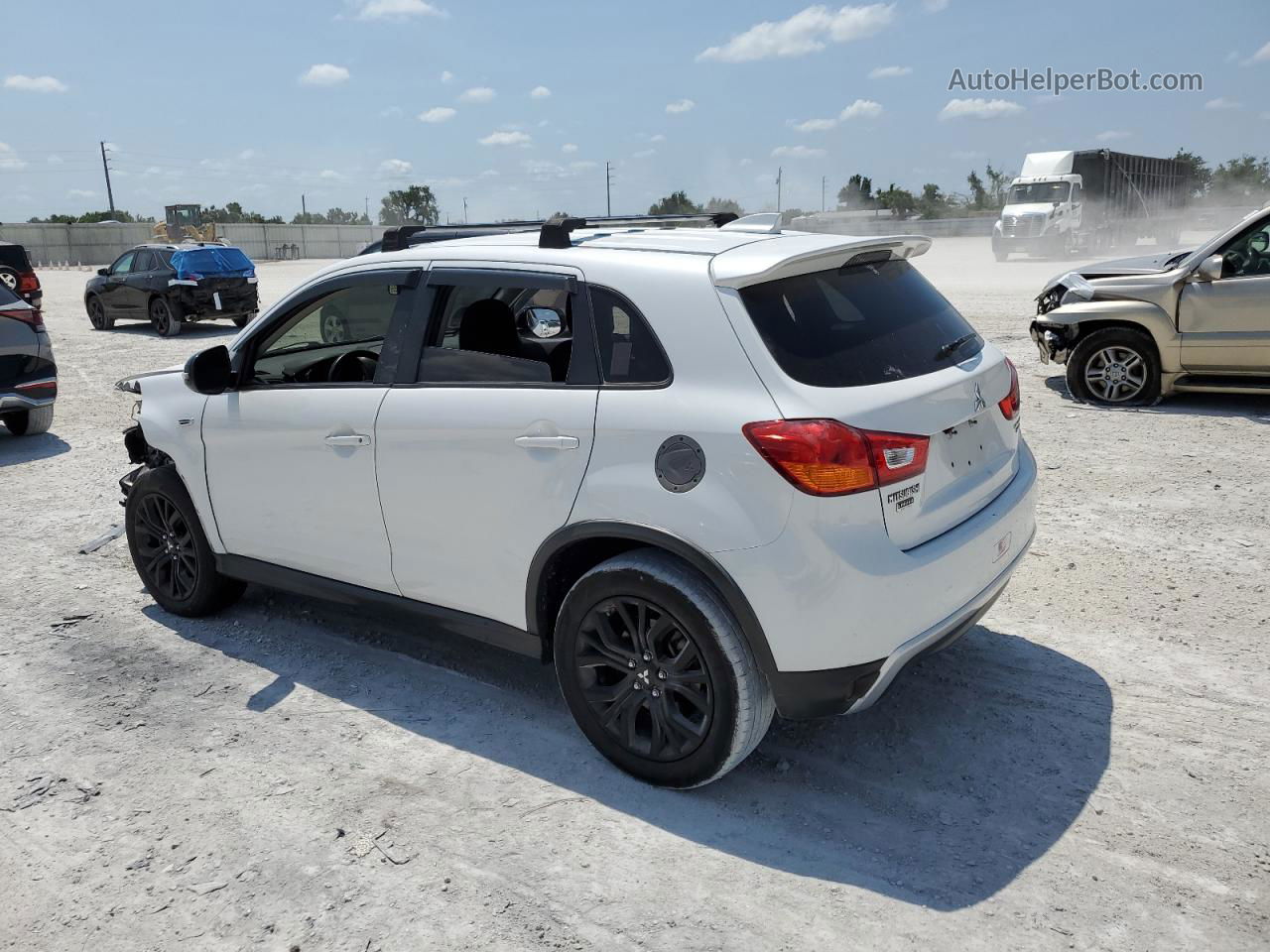 2017 Mitsubishi Outlander Sport Es White vin: JA4AP3AU2HZ046143