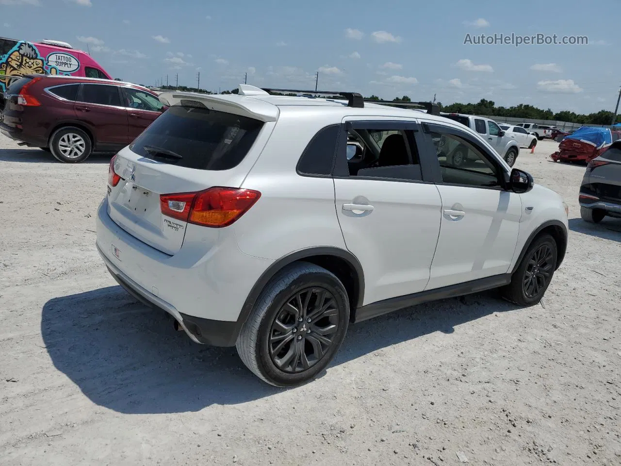 2017 Mitsubishi Outlander Sport Es White vin: JA4AP3AU2HZ046143