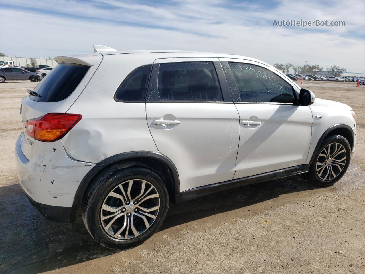 2017 Mitsubishi Outlander Sport Es White vin: JA4AP3AU4HZ024838