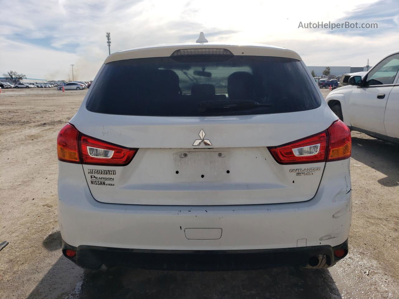 2017 Mitsubishi Outlander Sport Es White vin: JA4AP3AU4HZ024838