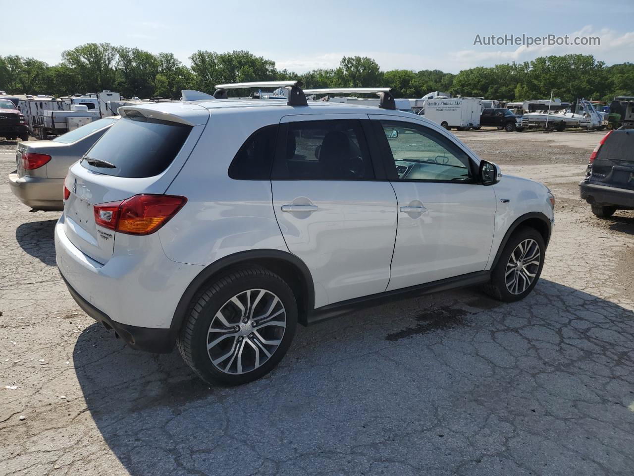 2017 Mitsubishi Outlander Sport Es White vin: JA4AP3AU8HZ051847