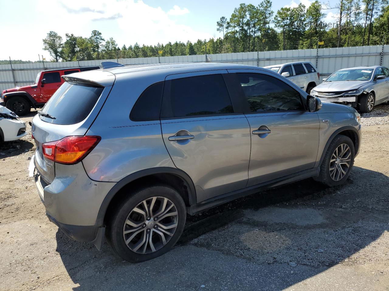 2017 Mitsubishi Outlander Sport Es Серебряный vin: JA4AP3AUXHZ004707