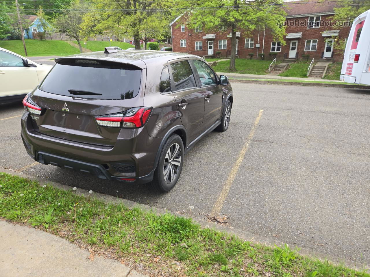 2020 Mitsubishi Outlander Sport Es Brown vin: JA4AP3AUXLU011940