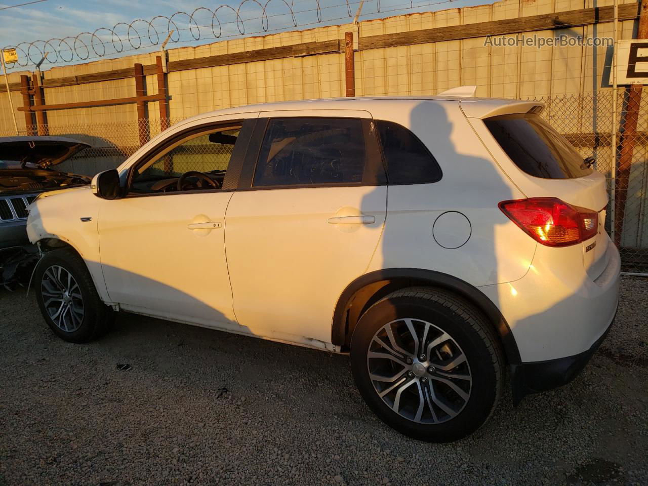 2017 Mitsubishi Outlander Sport Es White vin: JA4AP3AW6HZ047412