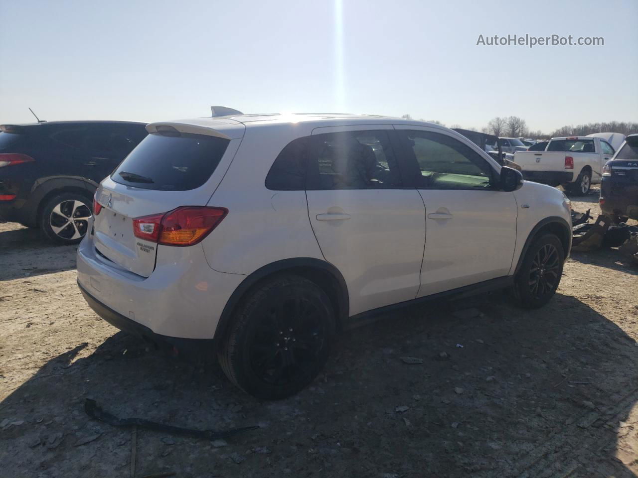 2017 Mitsubishi Outlander Sport Es Белый vin: JA4AR3AU4HZ038085