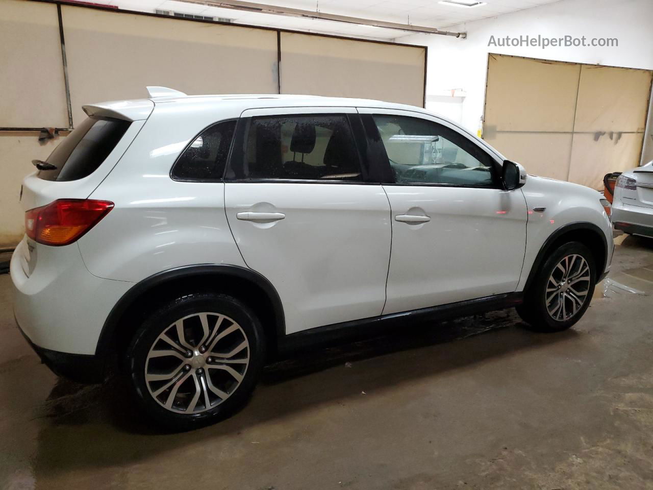 2017 Mitsubishi Outlander Sport Es White vin: JA4AR3AU6HZ040744