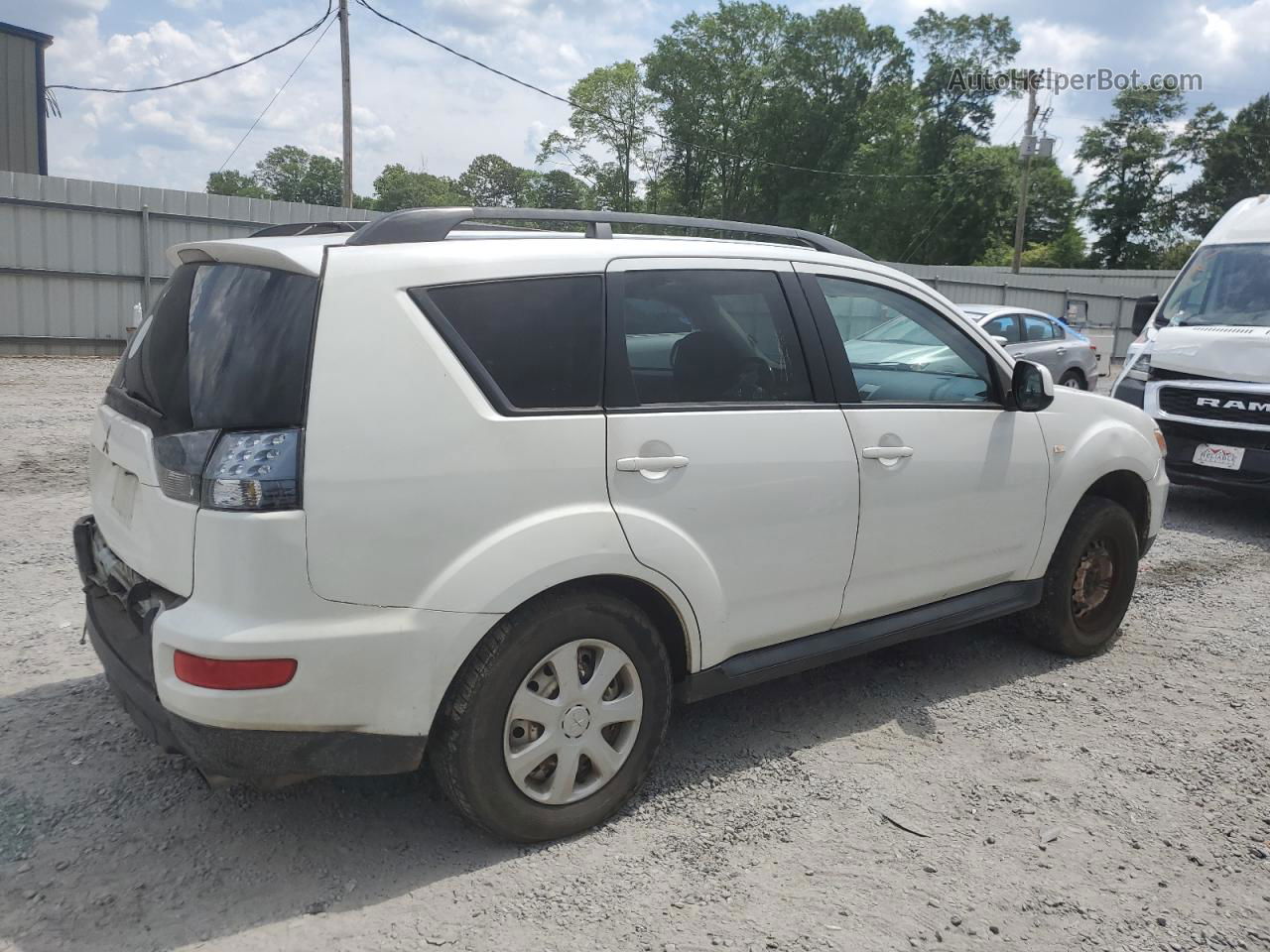 2013 Mitsubishi Outlander Es White vin: JA4AS2AWXDU002411