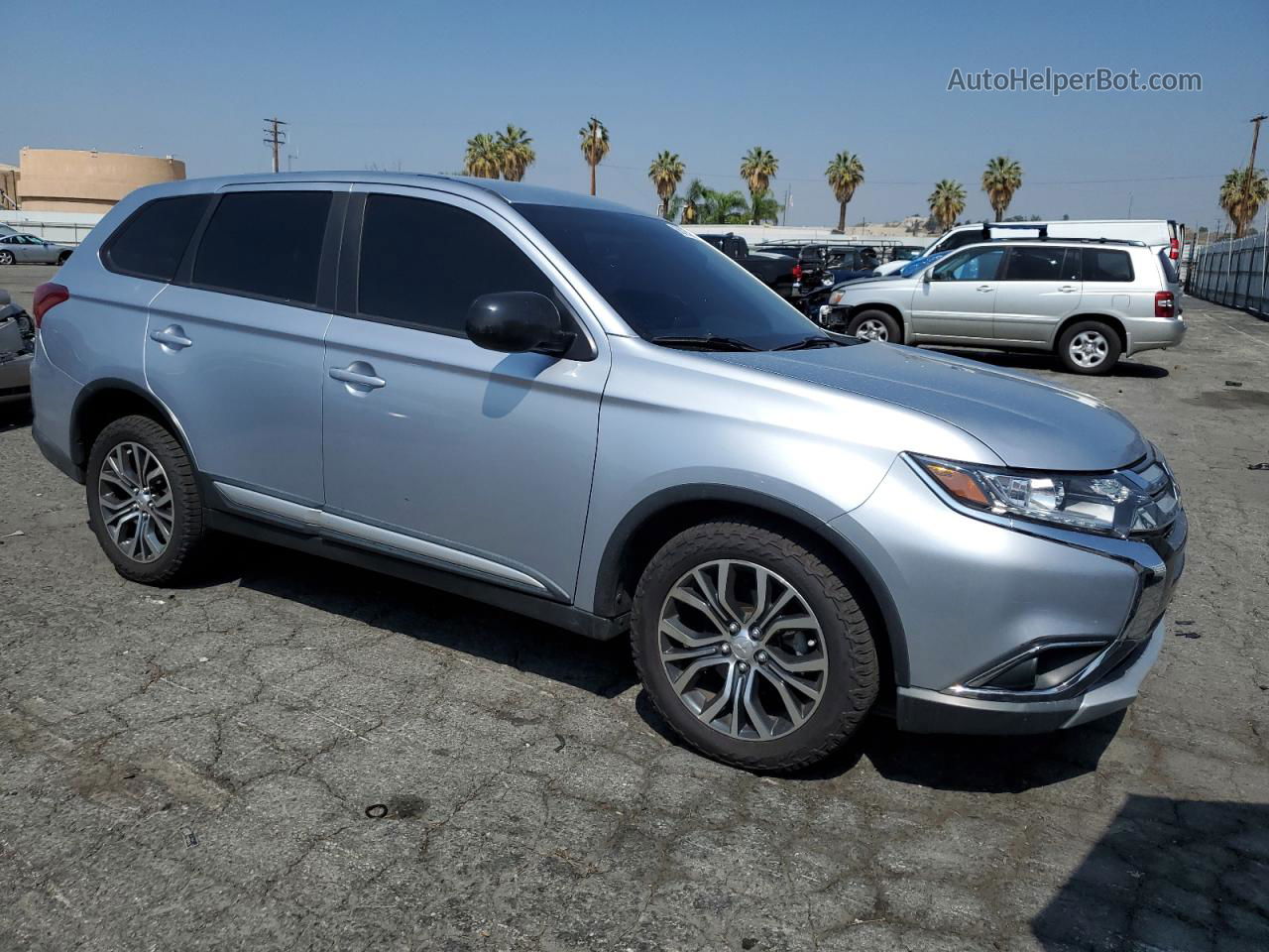 2017 Mitsubishi Outlander Es Silver vin: JA4AZ2A32HZ065903