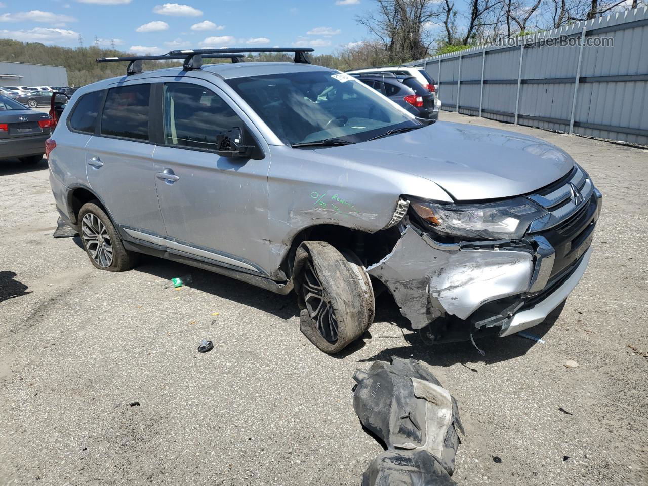 2017 Mitsubishi Outlander Es Silver vin: JA4AZ2A33HZ057731