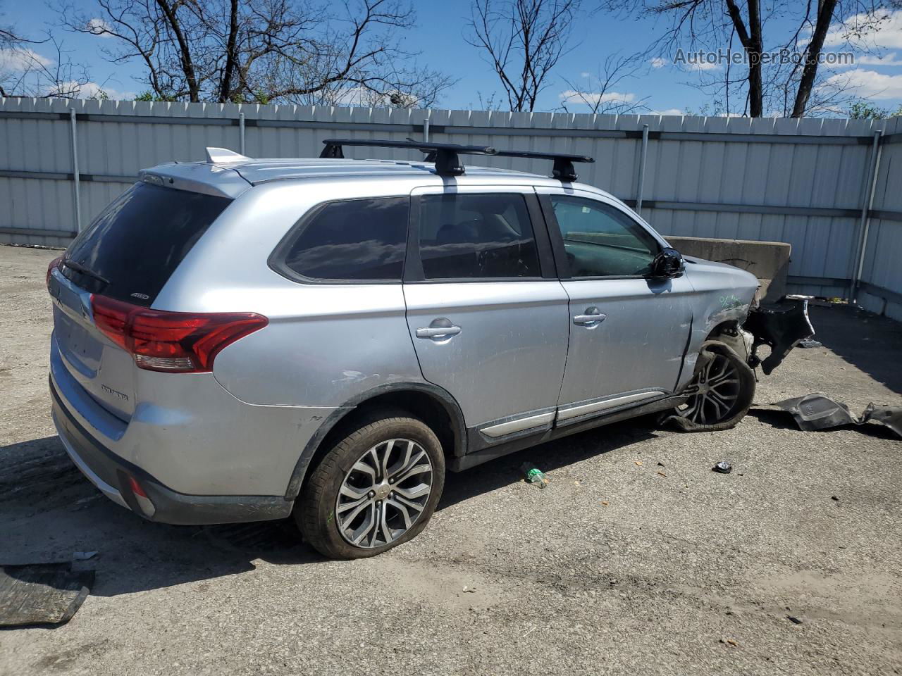 2017 Mitsubishi Outlander Es Silver vin: JA4AZ2A33HZ057731