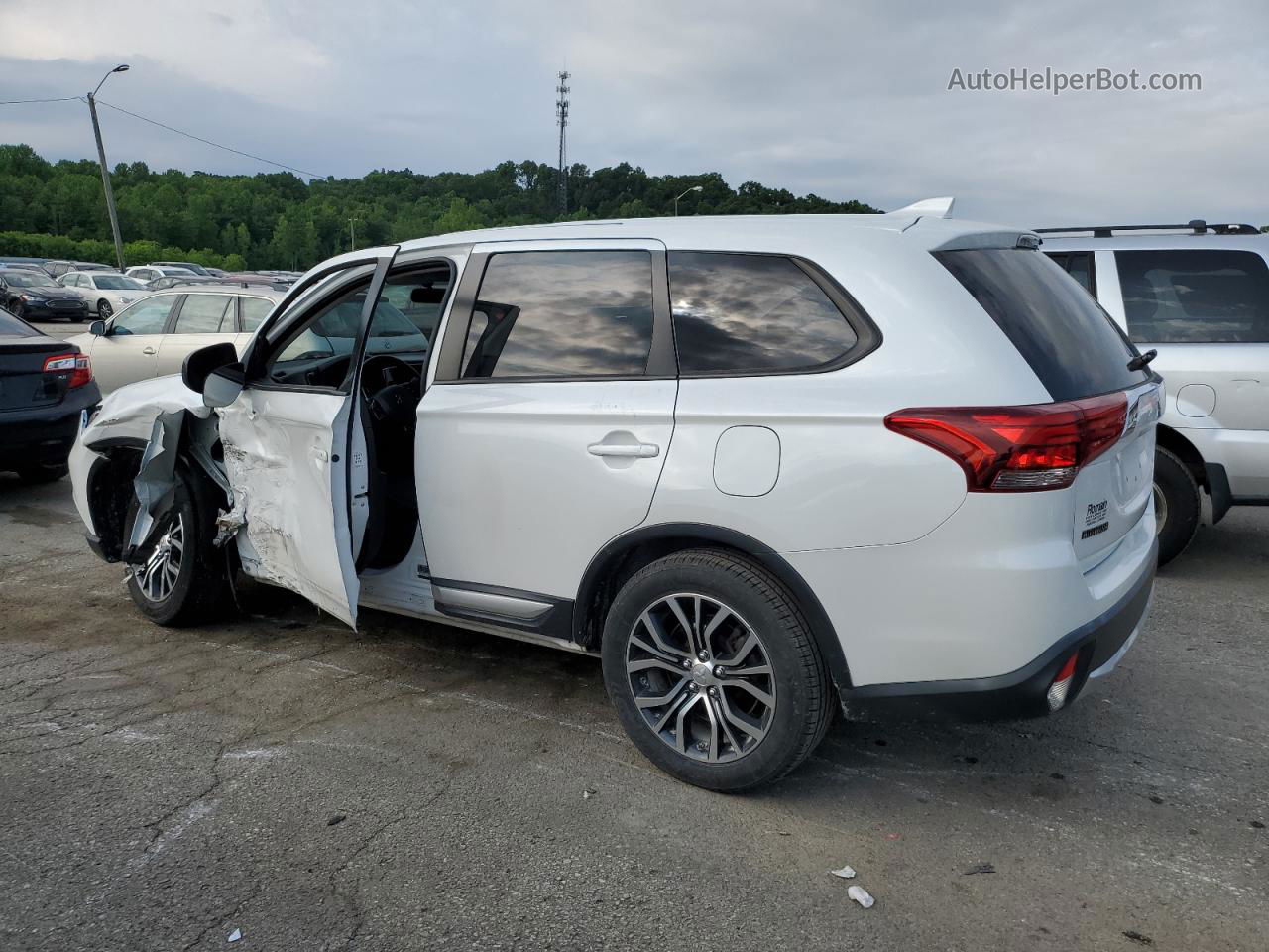 2017 Mitsubishi Outlander Es White vin: JA4AZ2A39HZ031487