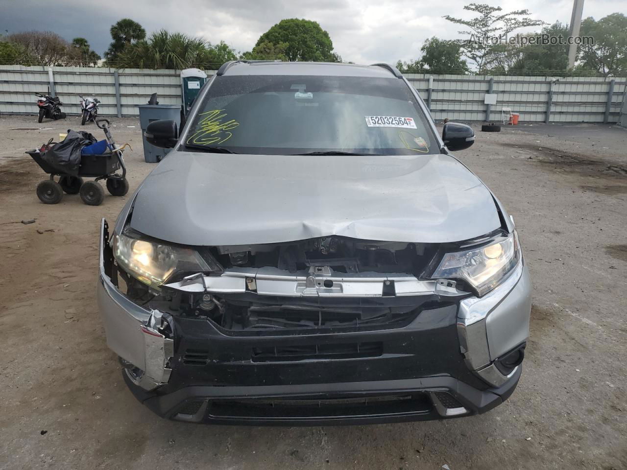 2020 Mitsubishi Outlander Se Silver vin: JA4AZ3A34LJ001813