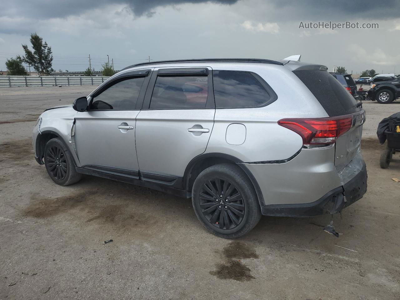 2020 Mitsubishi Outlander Se Silver vin: JA4AZ3A34LJ001813