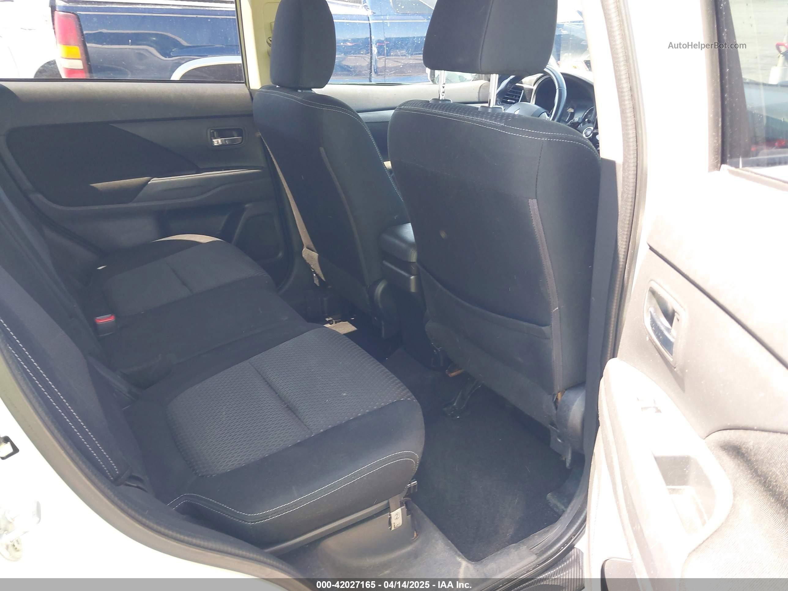 2017 Mitsubishi Outlander Se Белый vin: JA4AZ3A35HZ049510