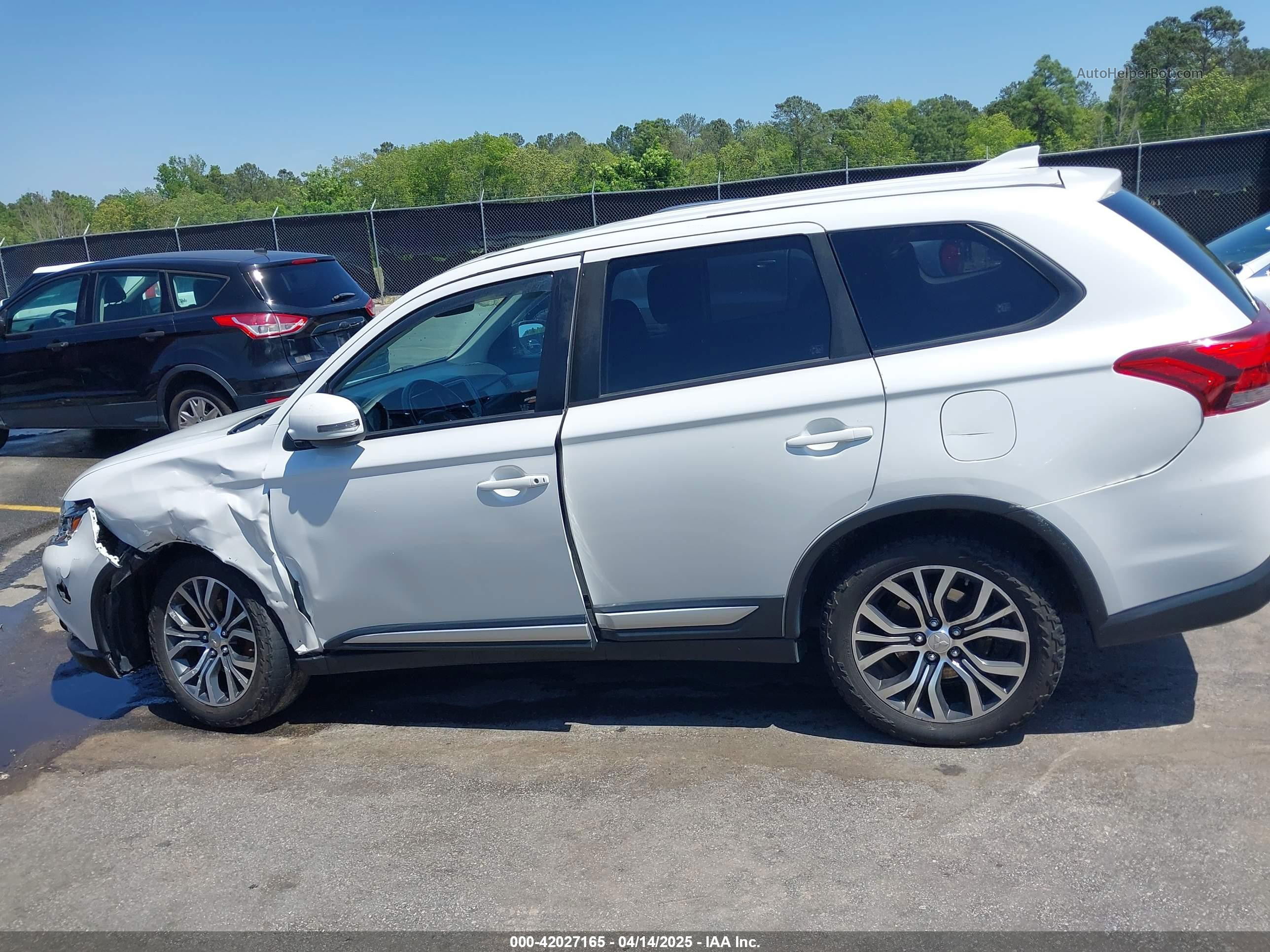 2017 Mitsubishi Outlander Se Белый vin: JA4AZ3A35HZ049510