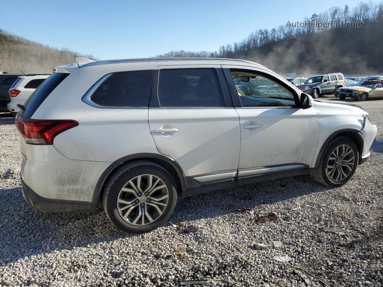 2017 Mitsubishi Outlander Se White vin: JA4AZ3A37HZ012409